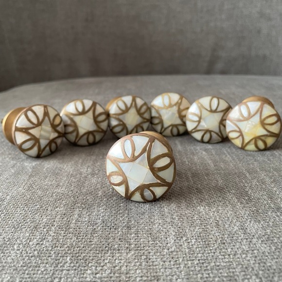 Anthropologie Mother of Pearl Inlaid Drawer Cabinet Knobs Pulls Set of 7 - Picture 1 of 6